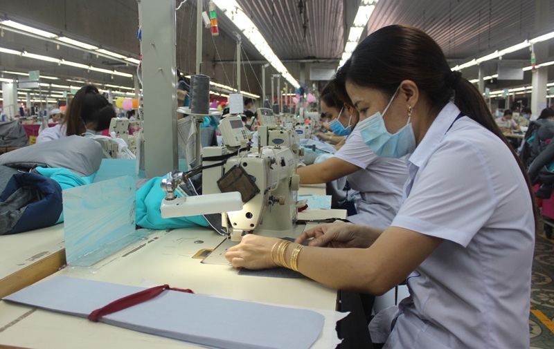 Nhập khẩu nguyên liệu gia công